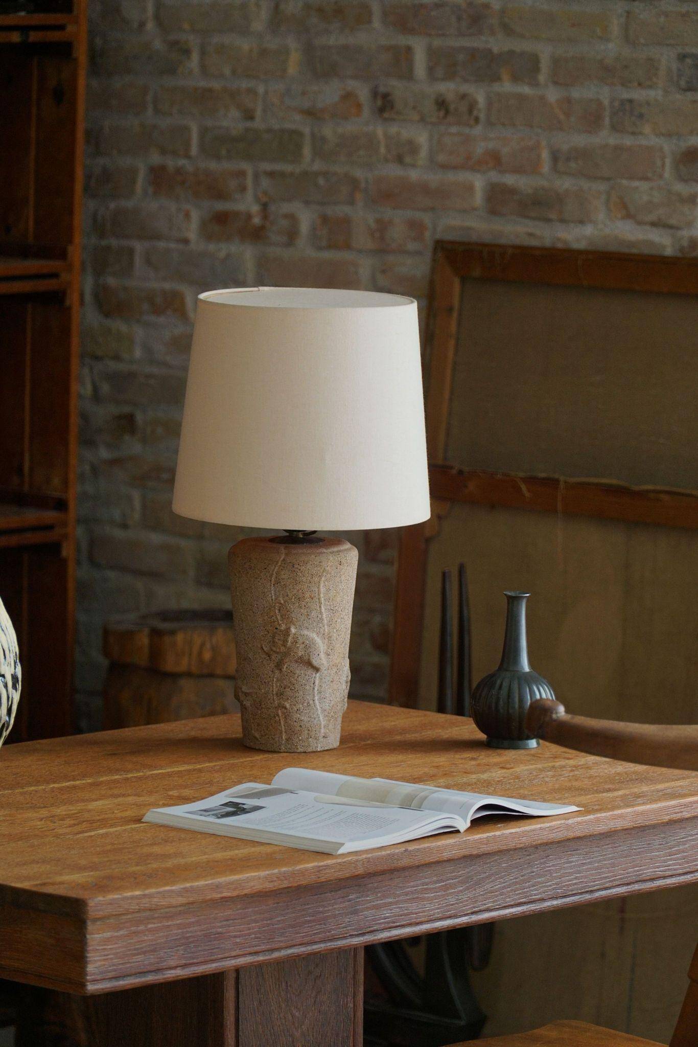 Vintage modern French table lamp in stone with elephant patterns, 1970s.
