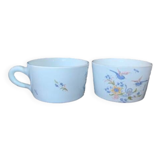 2 large cups of La Chapelle des pots