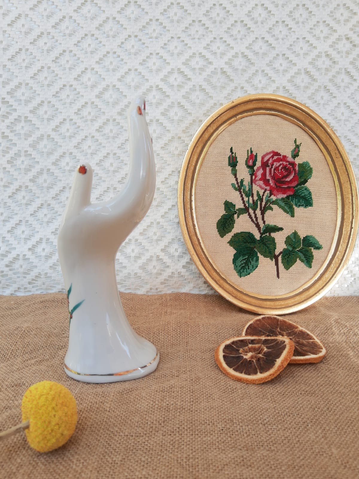 Hand baguier soliflore ceramic white vintage flowers