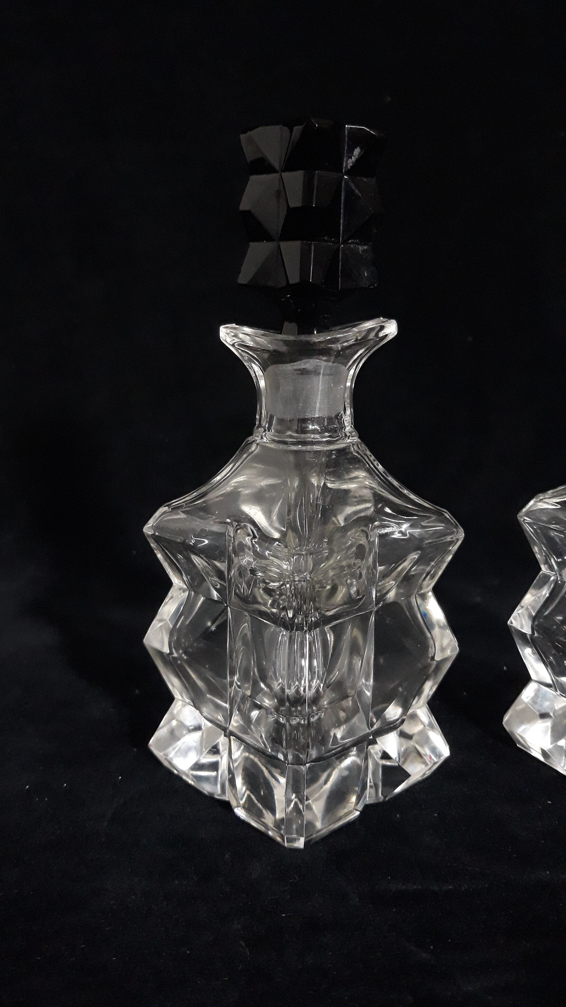 Bottles (wine-oiling) Art Deco in Stylized Glass