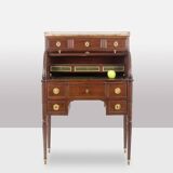 Desk – or secretary, cylinder, mahogany. Late 18th century period.