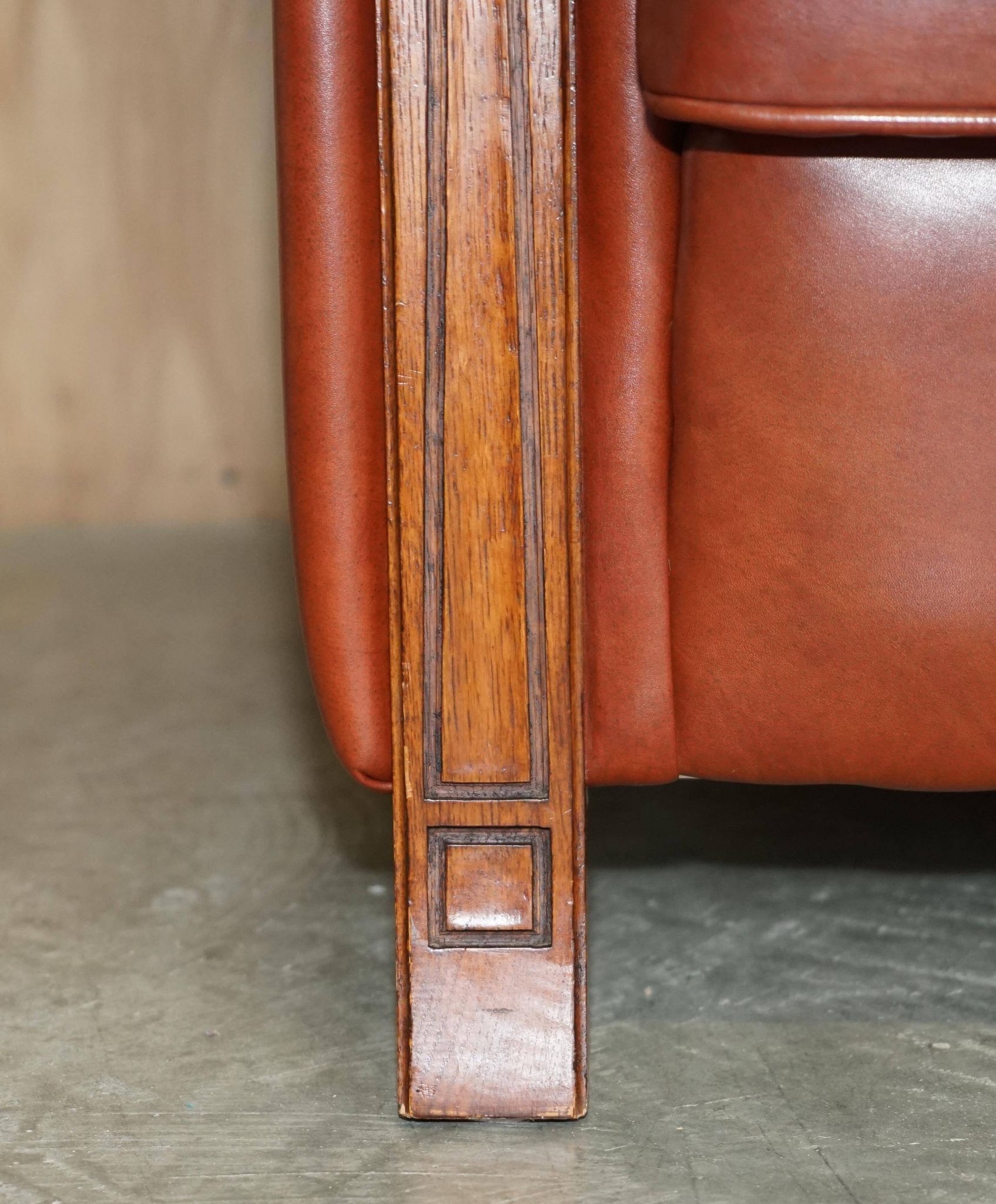 Vintage leather canapé in Art Nouveau style
