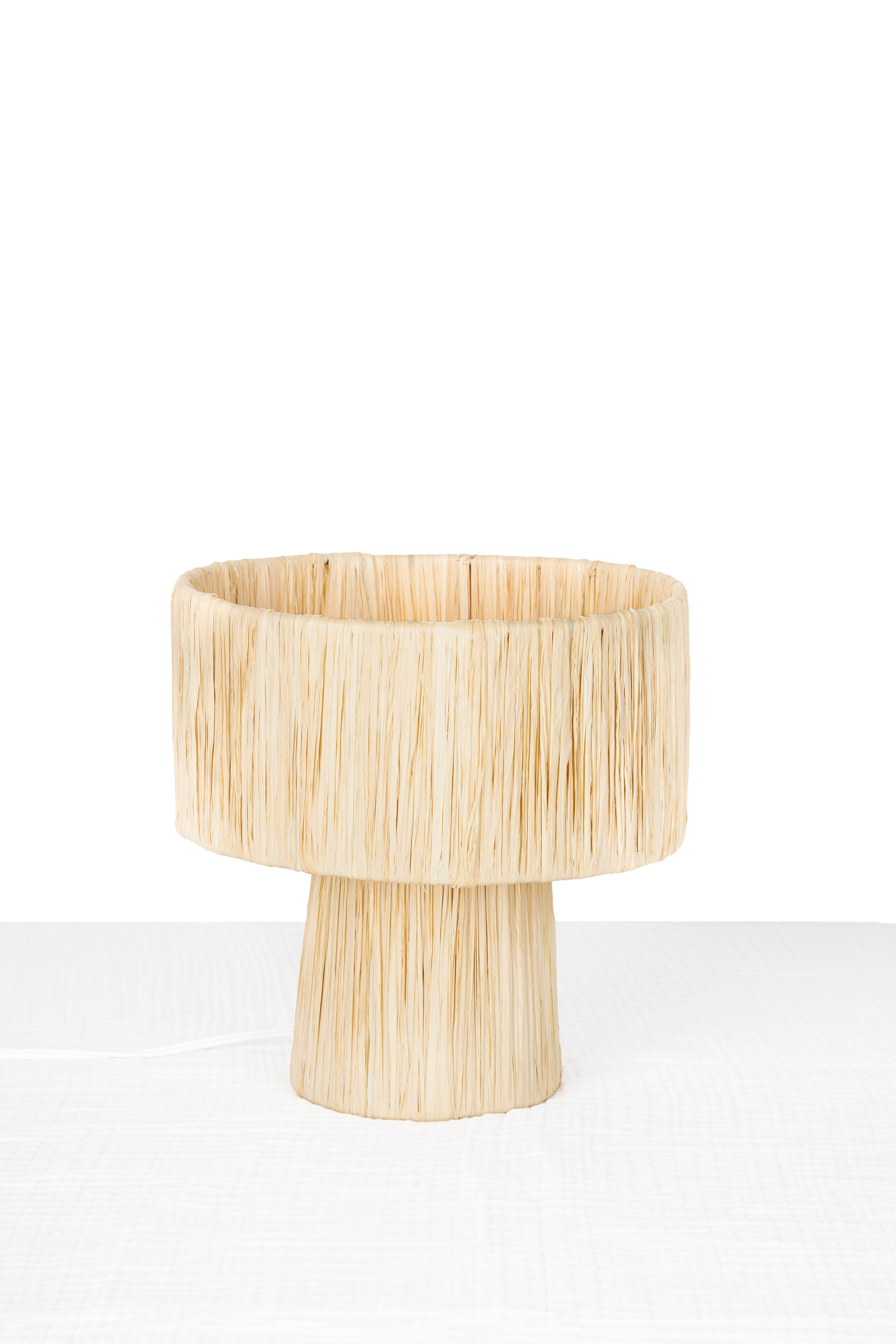 Natural raffia lamp height 24,5cm