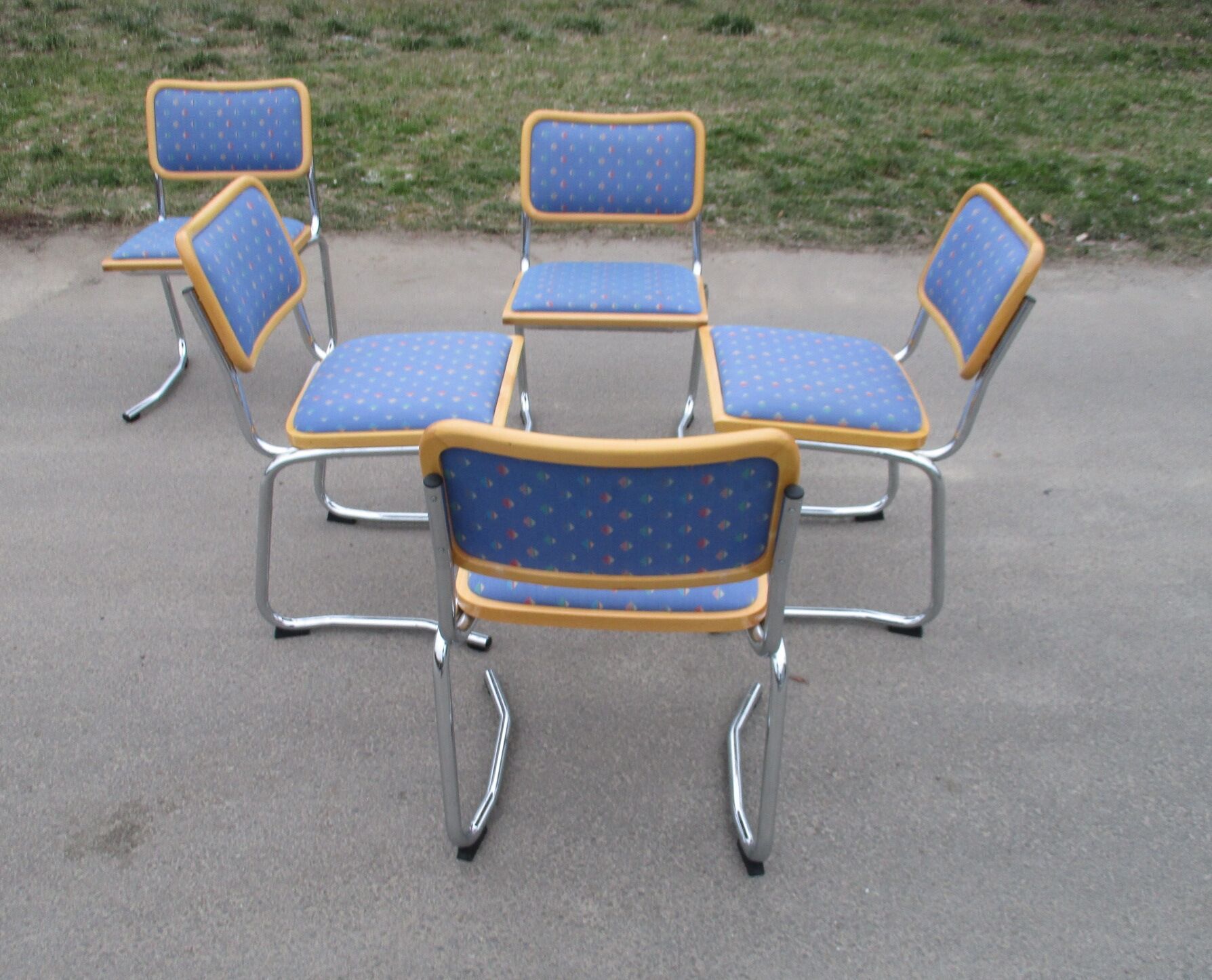 Ensemble de cinq chaises, Italie, années 1970