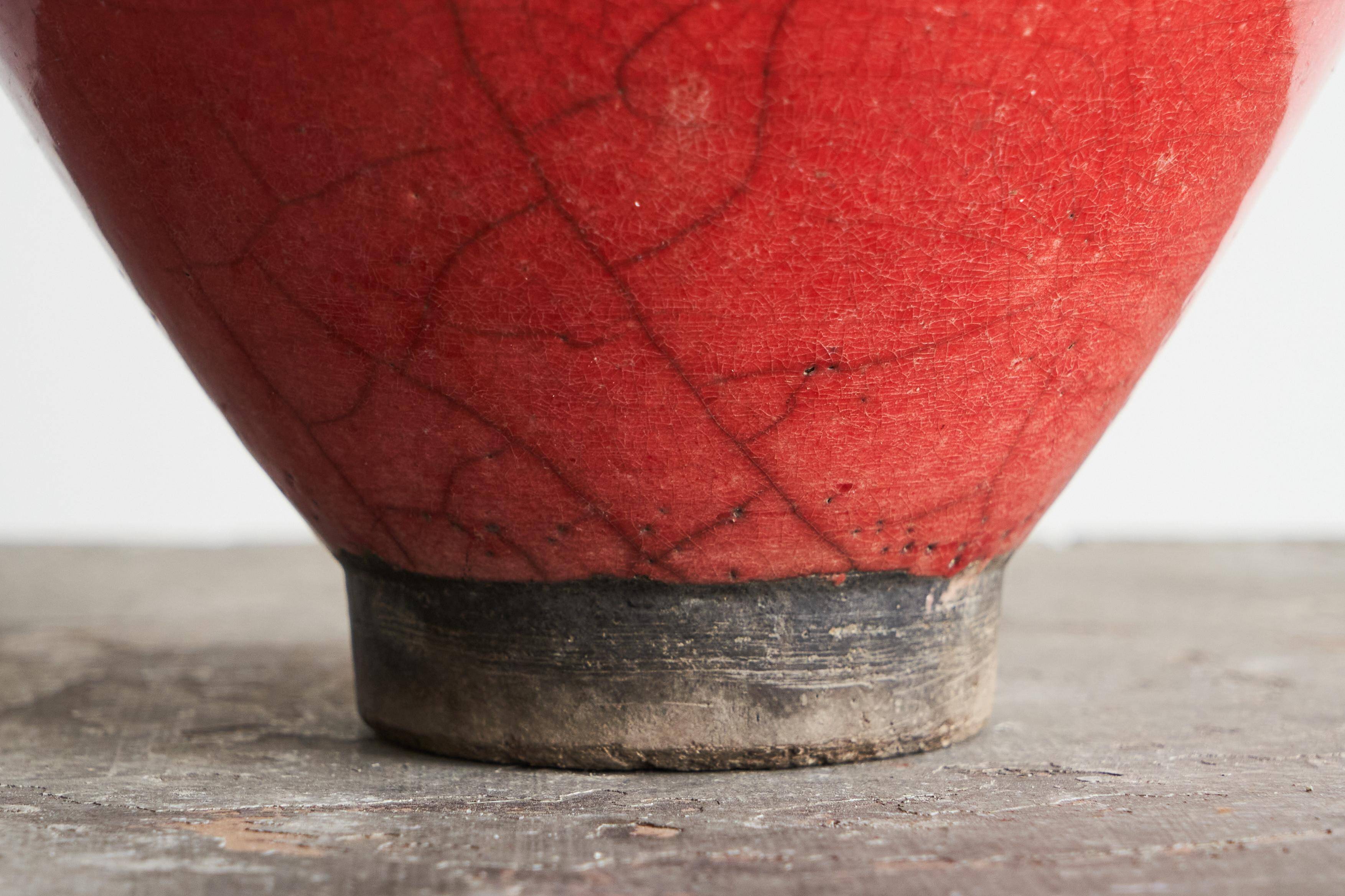 Cracked "Sang de Boeuf" bowl, glazed, early 20th century