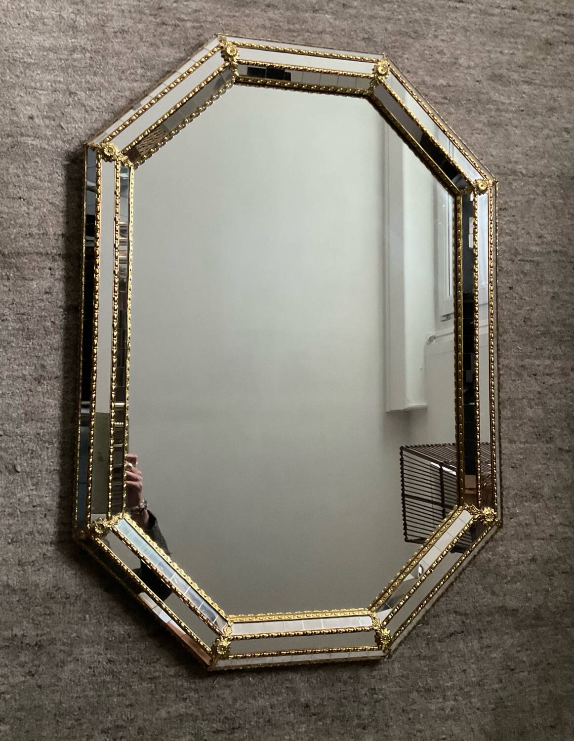 Miroir en laiton et parcloses maison Deknudt années 70