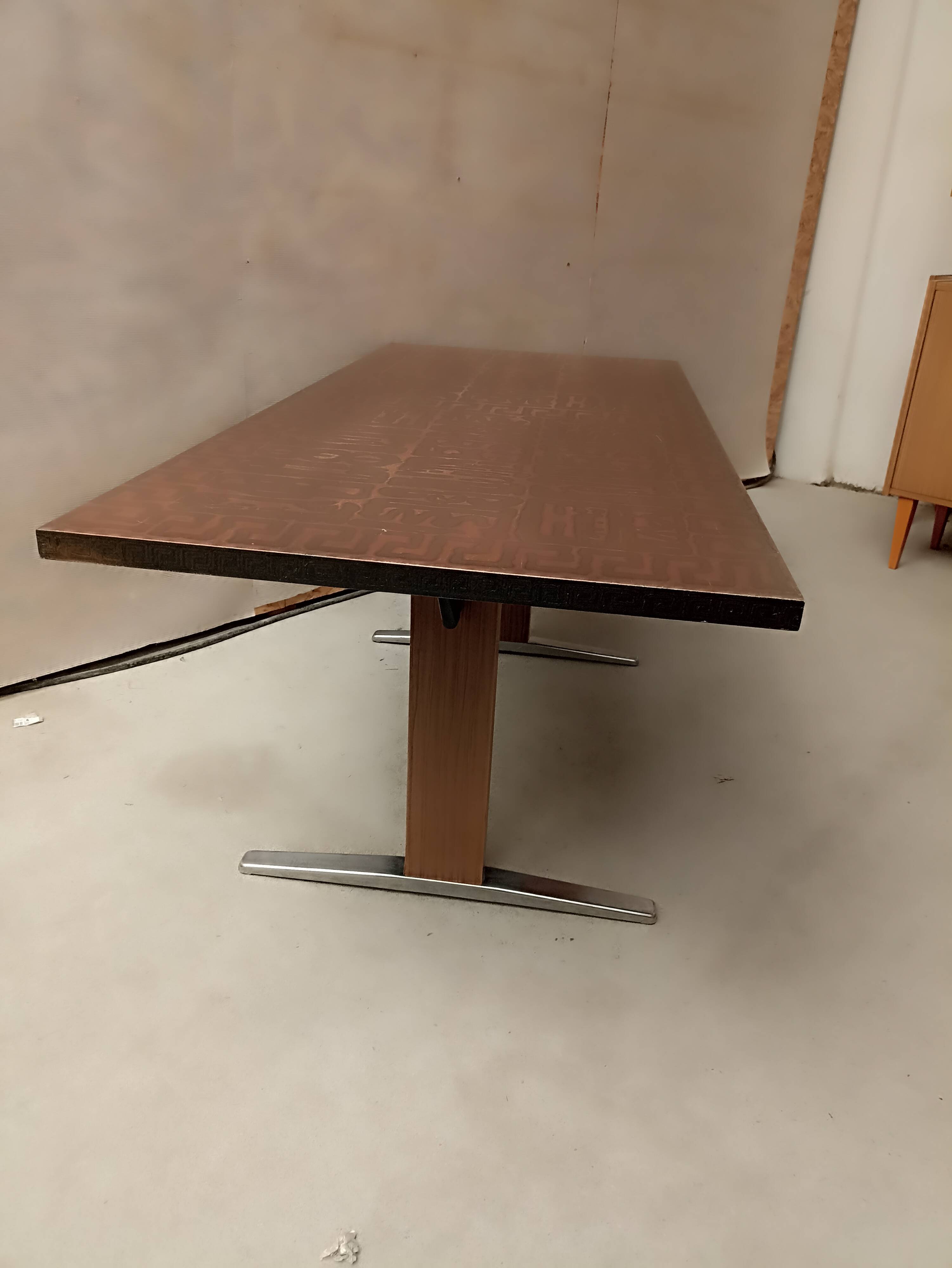 Vintage system coffee table