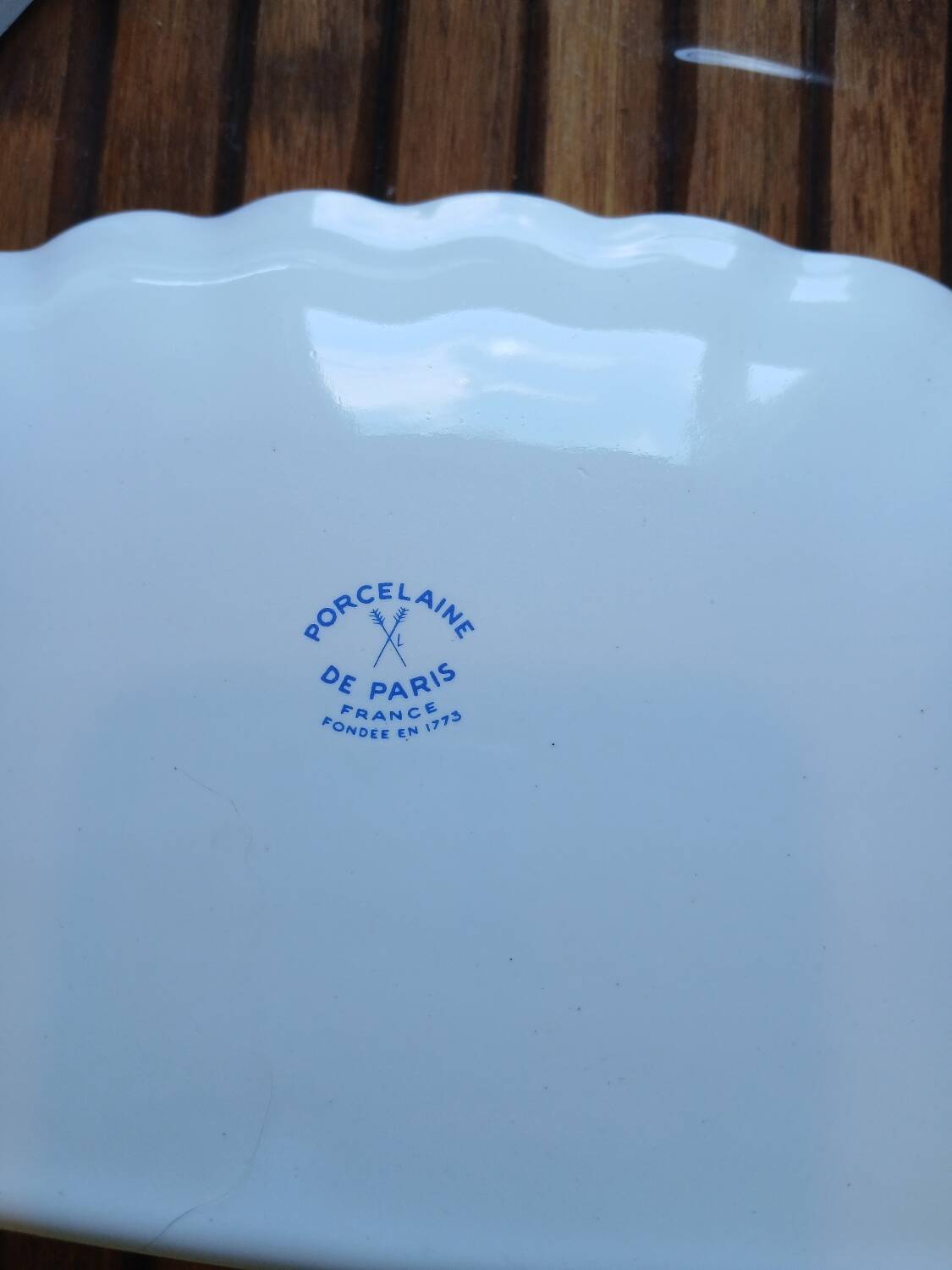 Lave mains et sa tablette en porcelaine