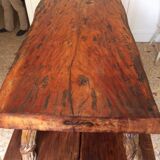 Table basse en bois brut tropical