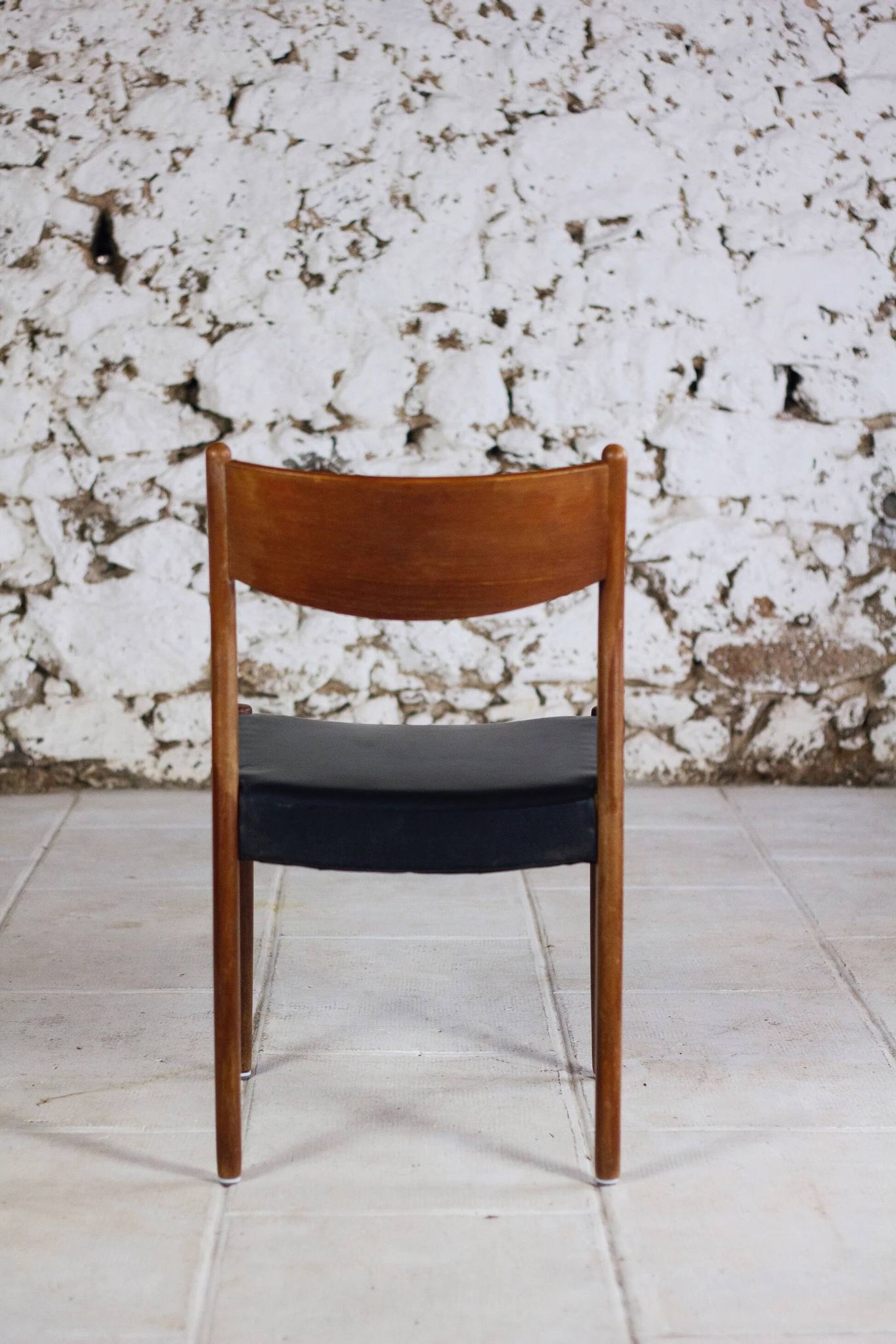 4 Scandinavian Fristho Franeker chairs in teak and skai, 1960.