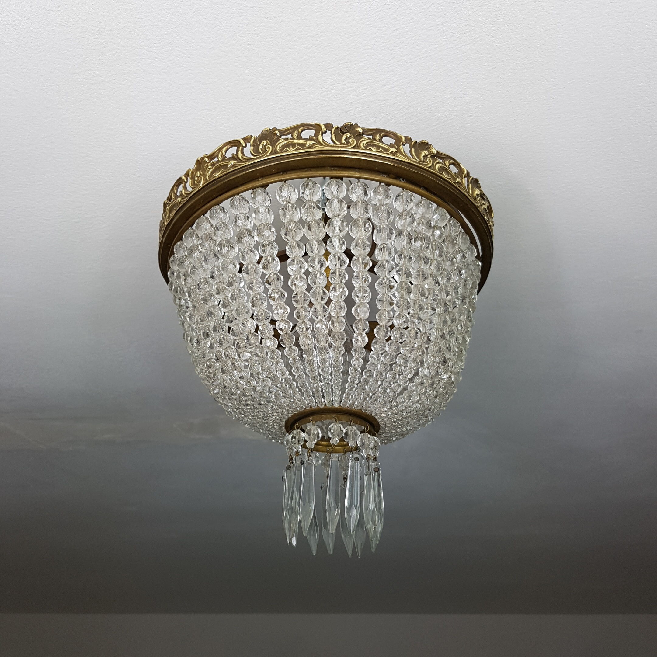 Ceiling light trash pearls and Crystal pendants
