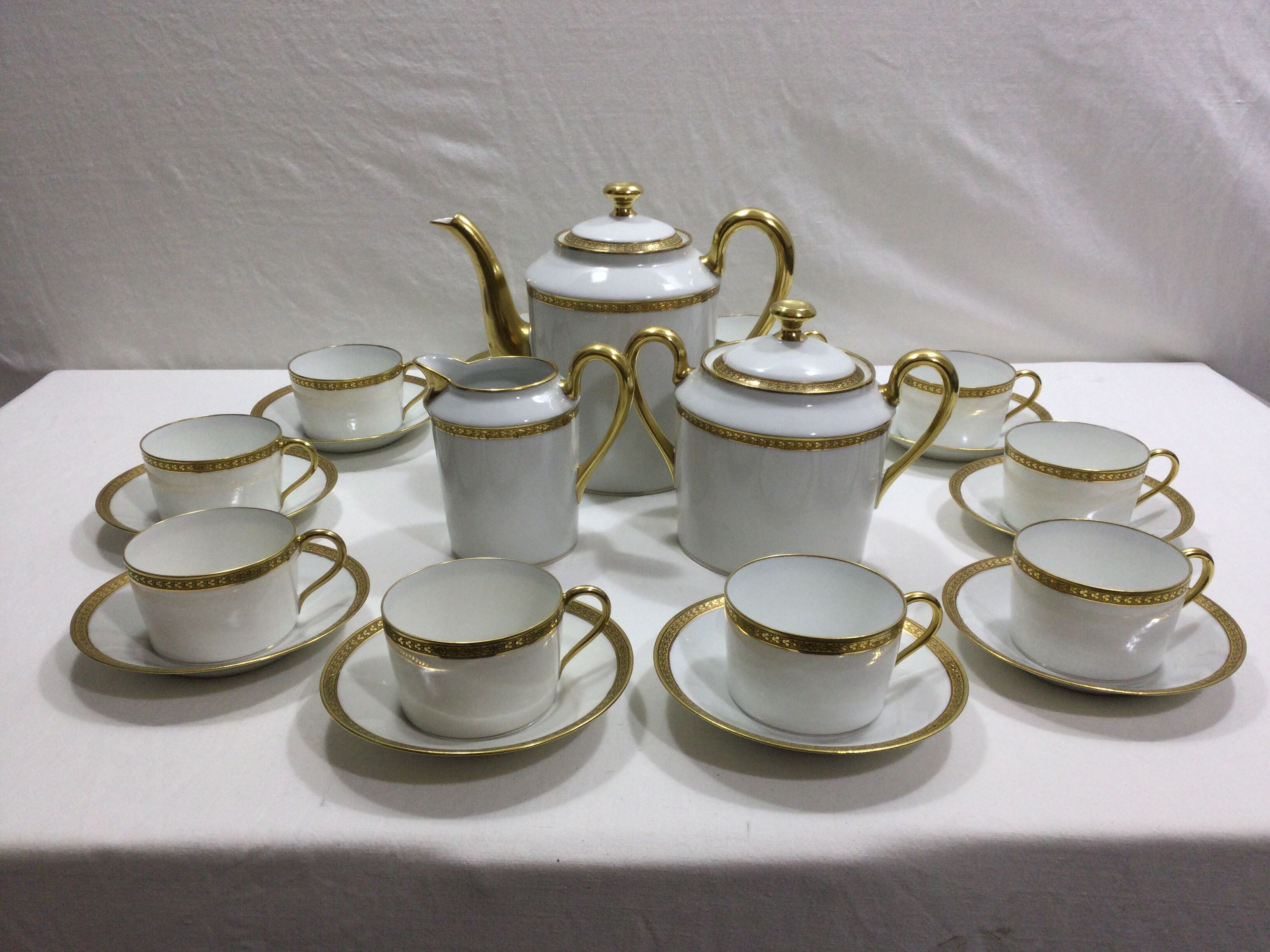 Limoges - Porcelain tea set
