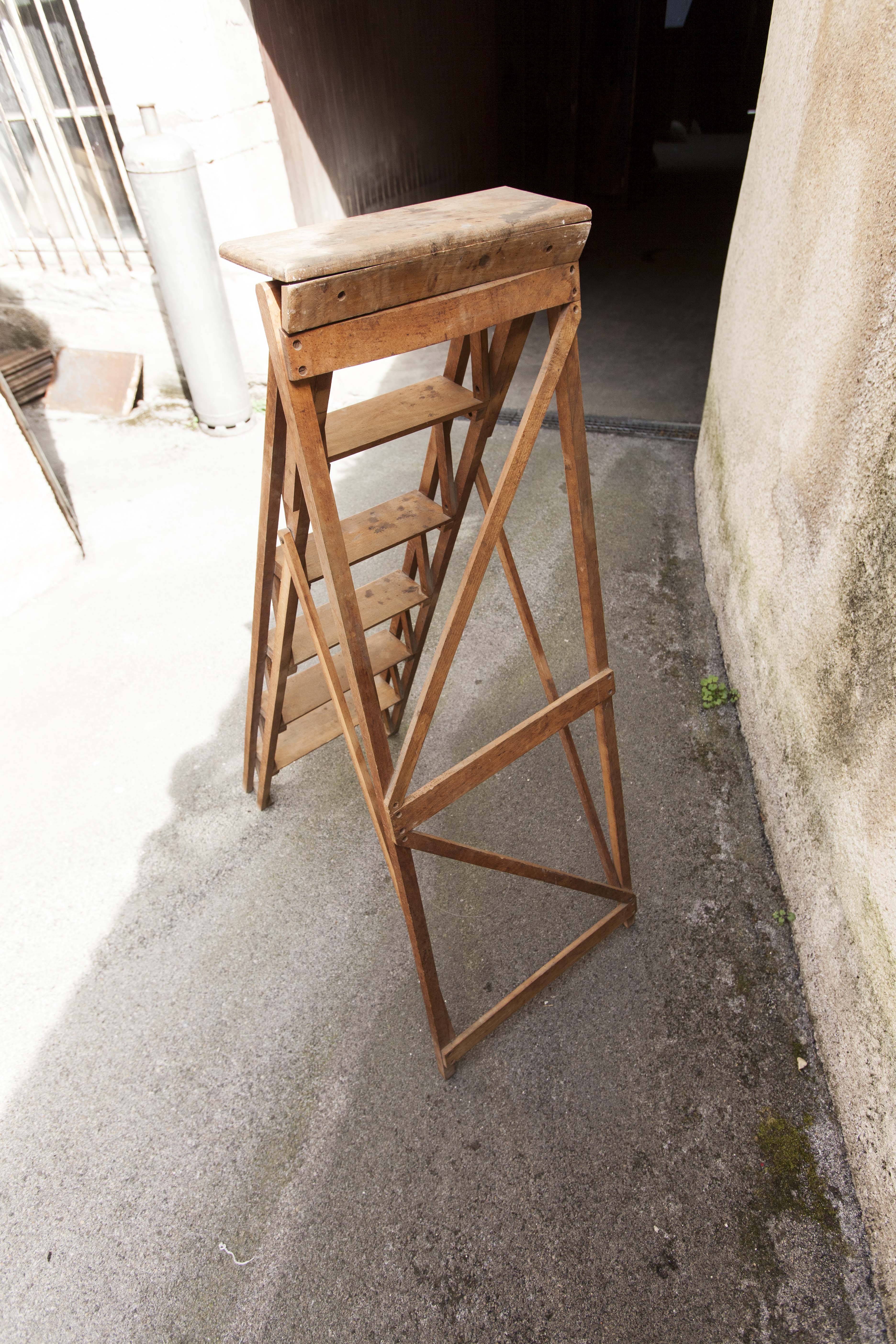 Painter 50s wooden stepladder