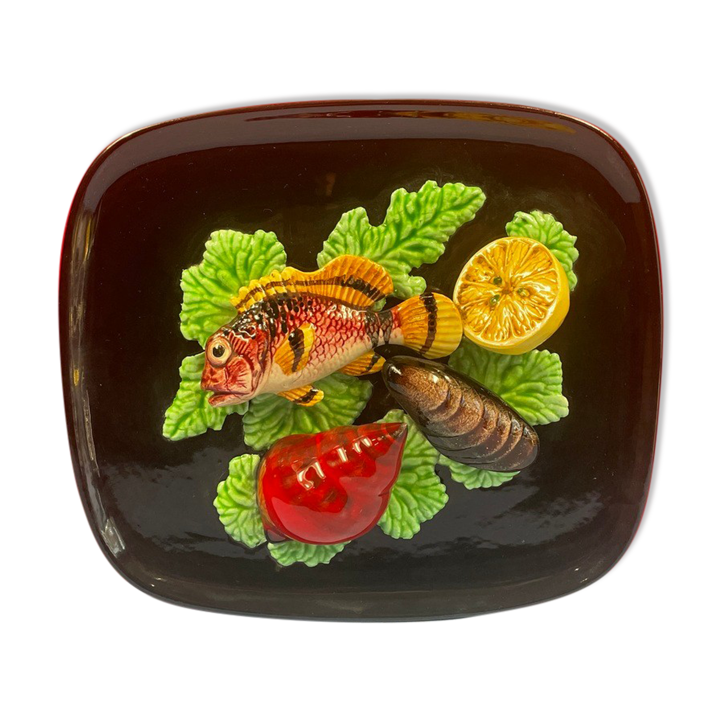 assiette-barbotine-d-cor-de-poissons-coquillage-en-c-ramique-sign-e