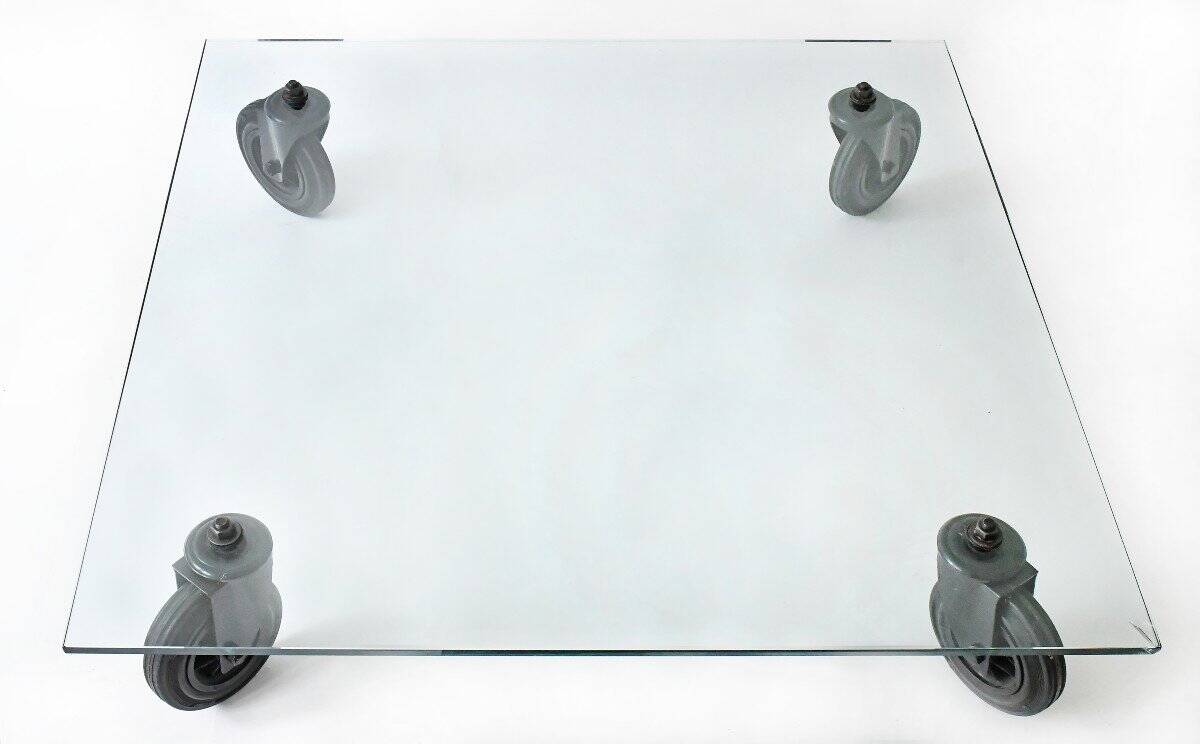 Gae AULENTI (1927-2012) Coffee table model "Table with wheels" for Fontana