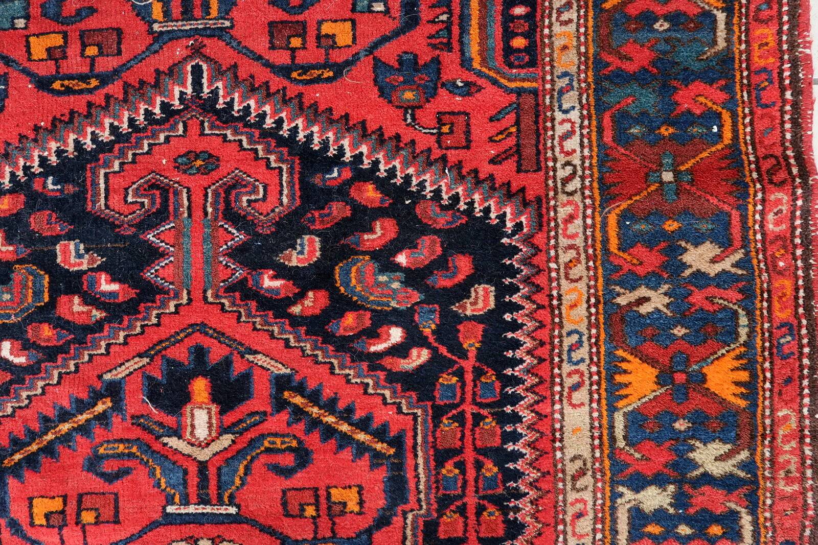 Handmade vintage Persian Hamadan rug 137cm x 194cm, 1960s