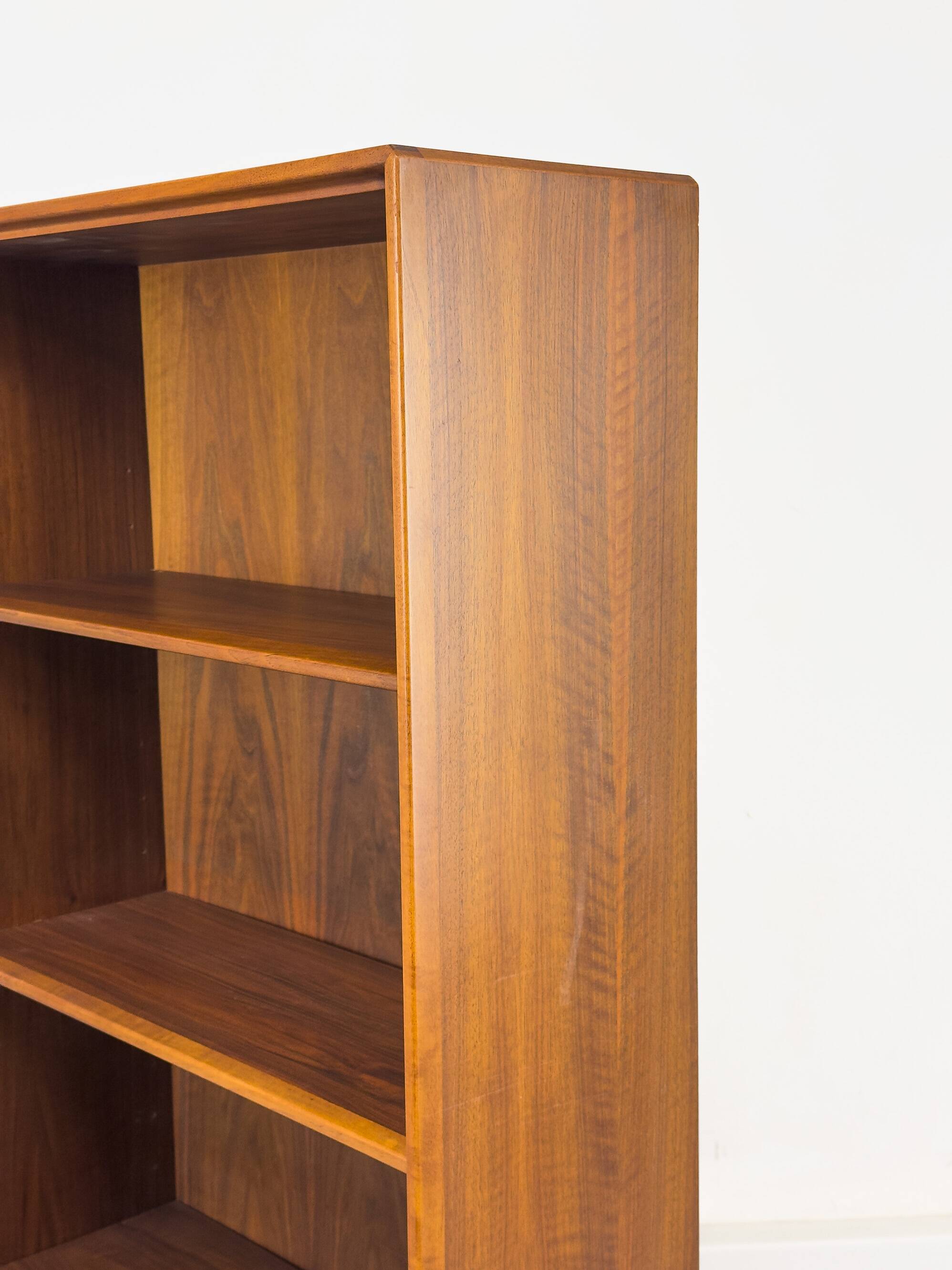 Grande Bibliothèque en Noyer par Bertil Fridhagen pour Bodafors, 1969