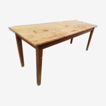 Table in fir
