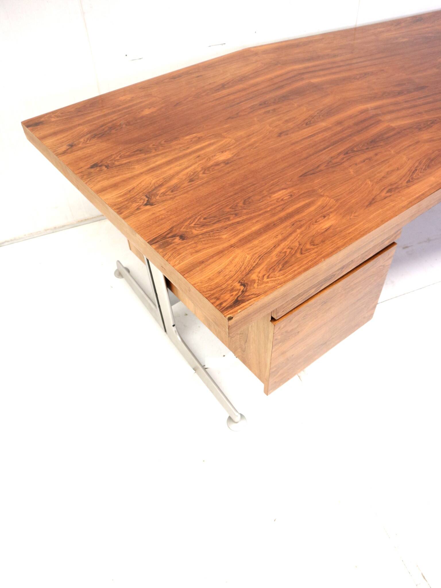 Large exclusive vintage rosewood corner desk by Voko made in the 1960s