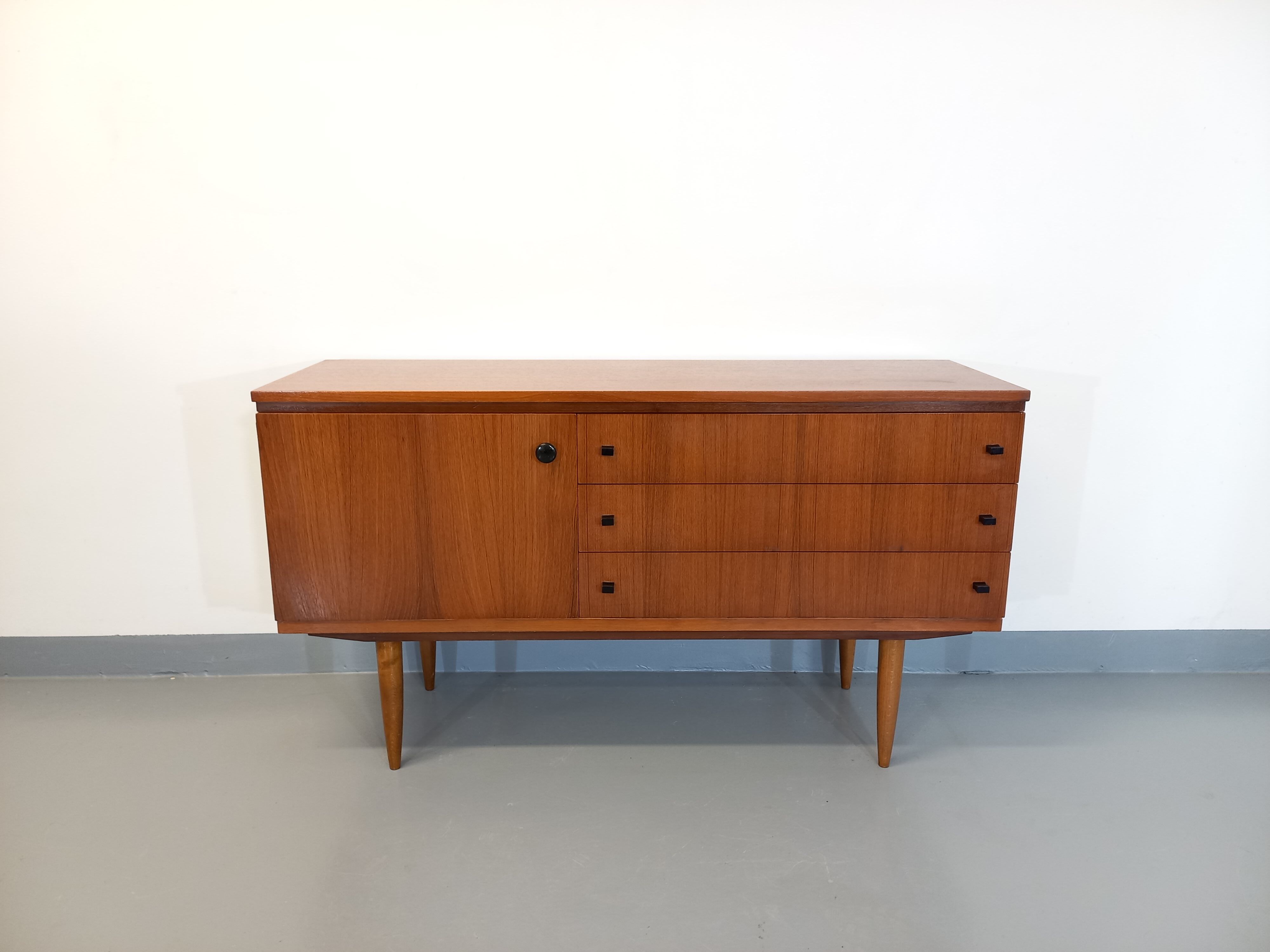 Enfilade scandinave en teck des années 60