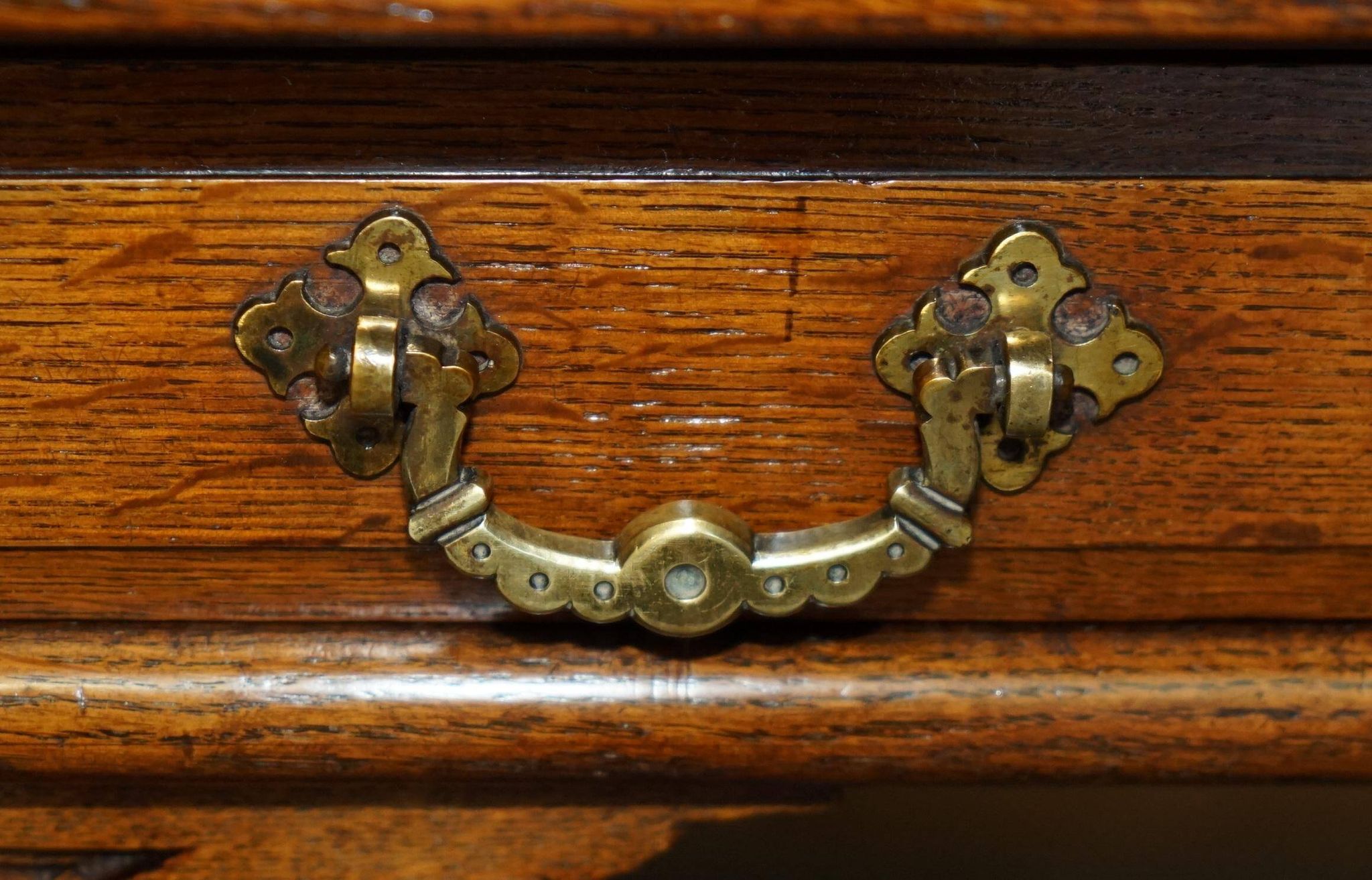 Antique double-sided desk C Hindley & Son in oak and leather