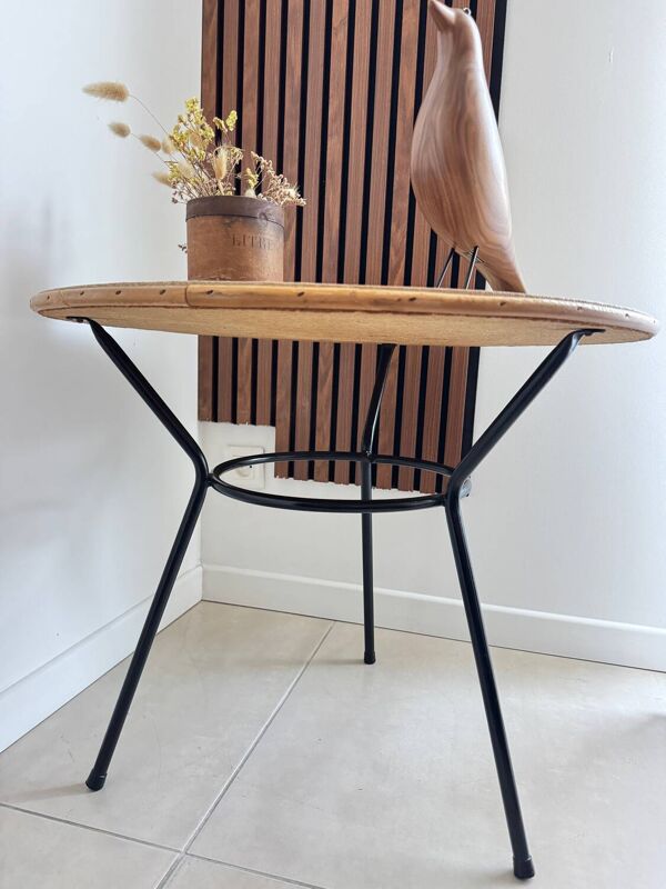 Ancienne table basse en rotin et métal noir