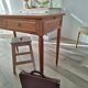 Extendable desk in solid wood in Louis XVI style