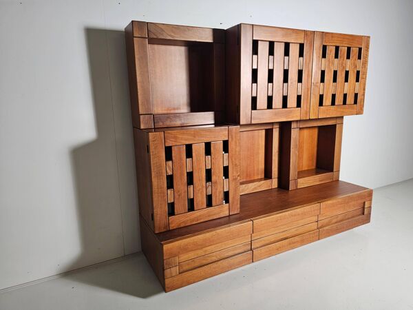 Buffet Plato en bois de noyer massif par Ferdinando Meccani, 1969