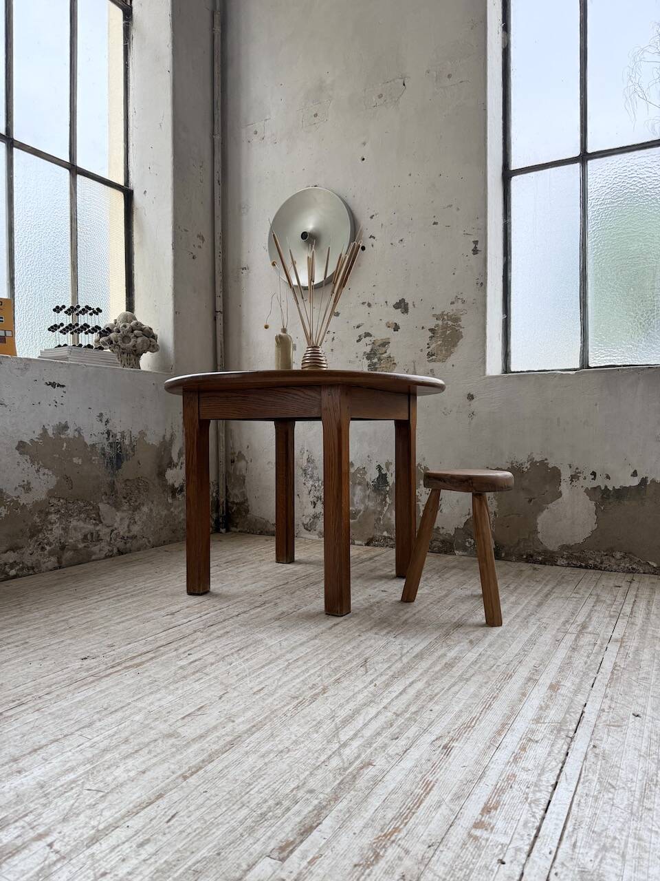 Round oak table 1950