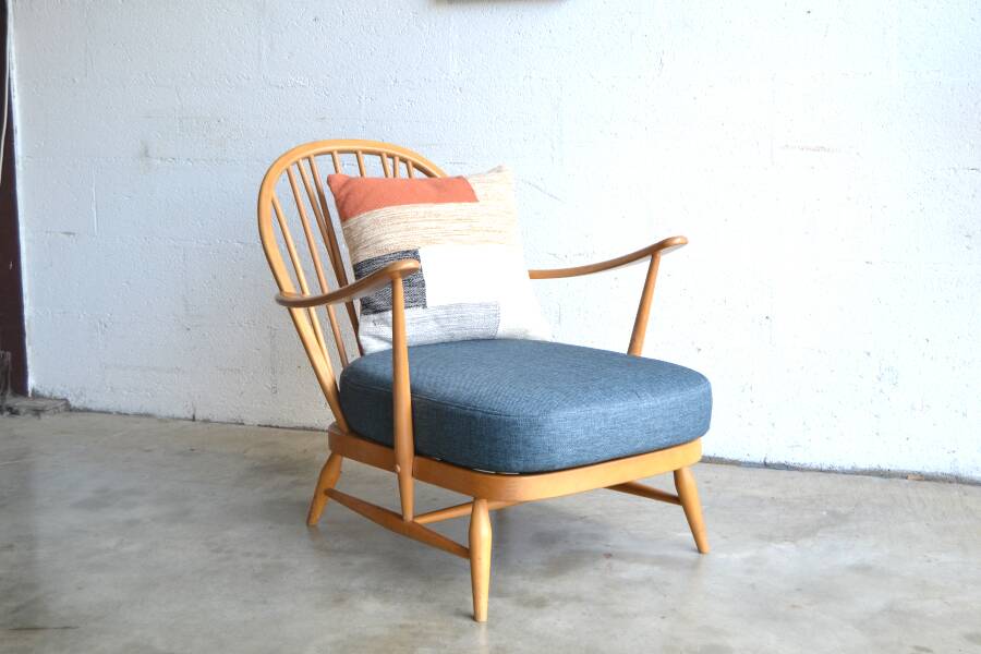Pair of vintage armchairs by Ercol