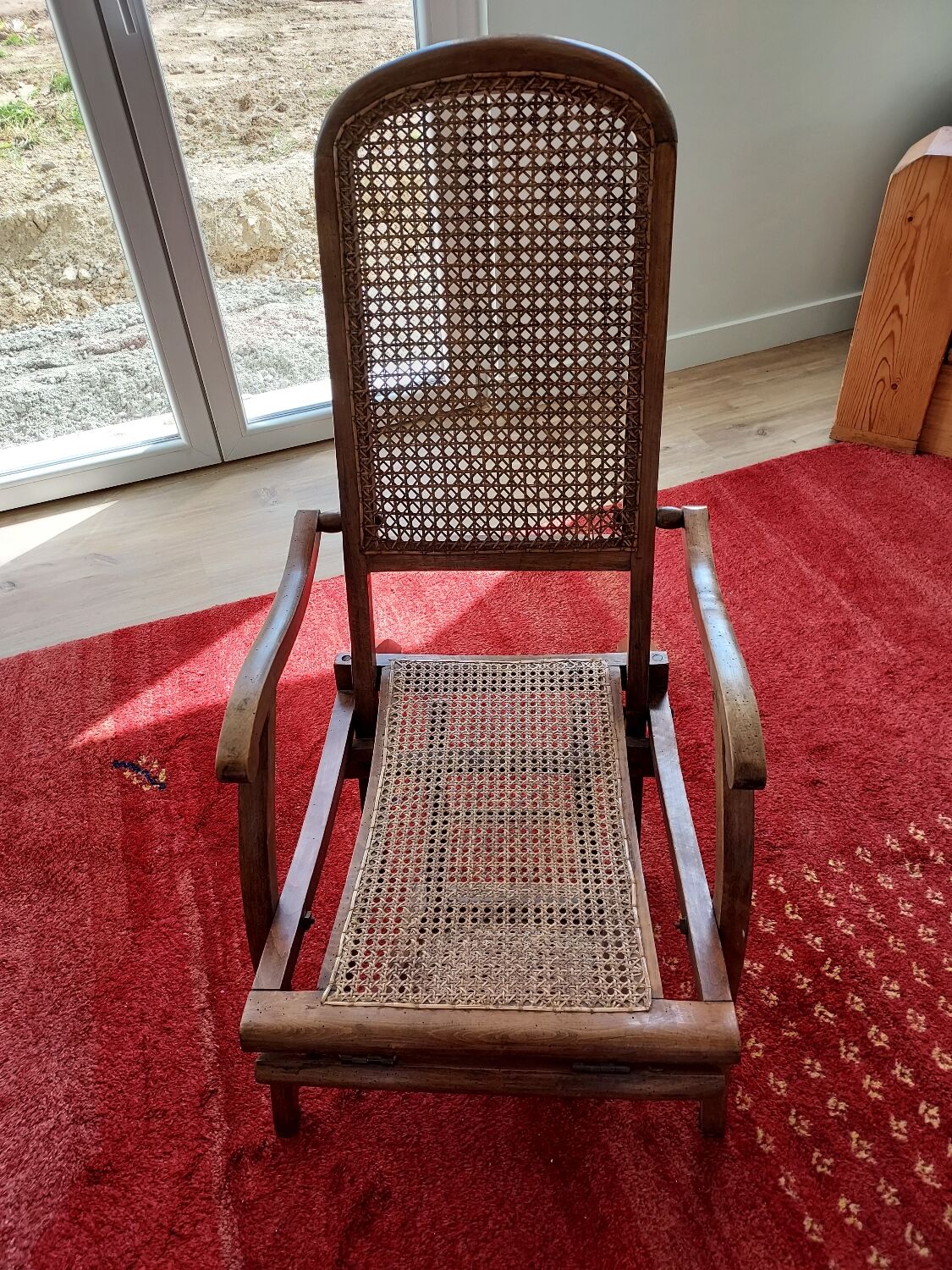 Canoe-style chaise longue