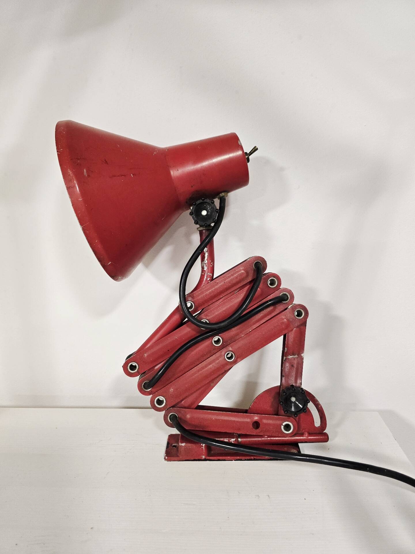 Lampe de bureau/du mur à bras articulé industriel rouge – Lampe de travail en métal réglable