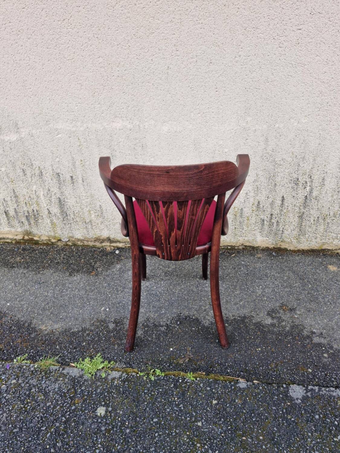 26 fauteuils et 4 chaises bistrot