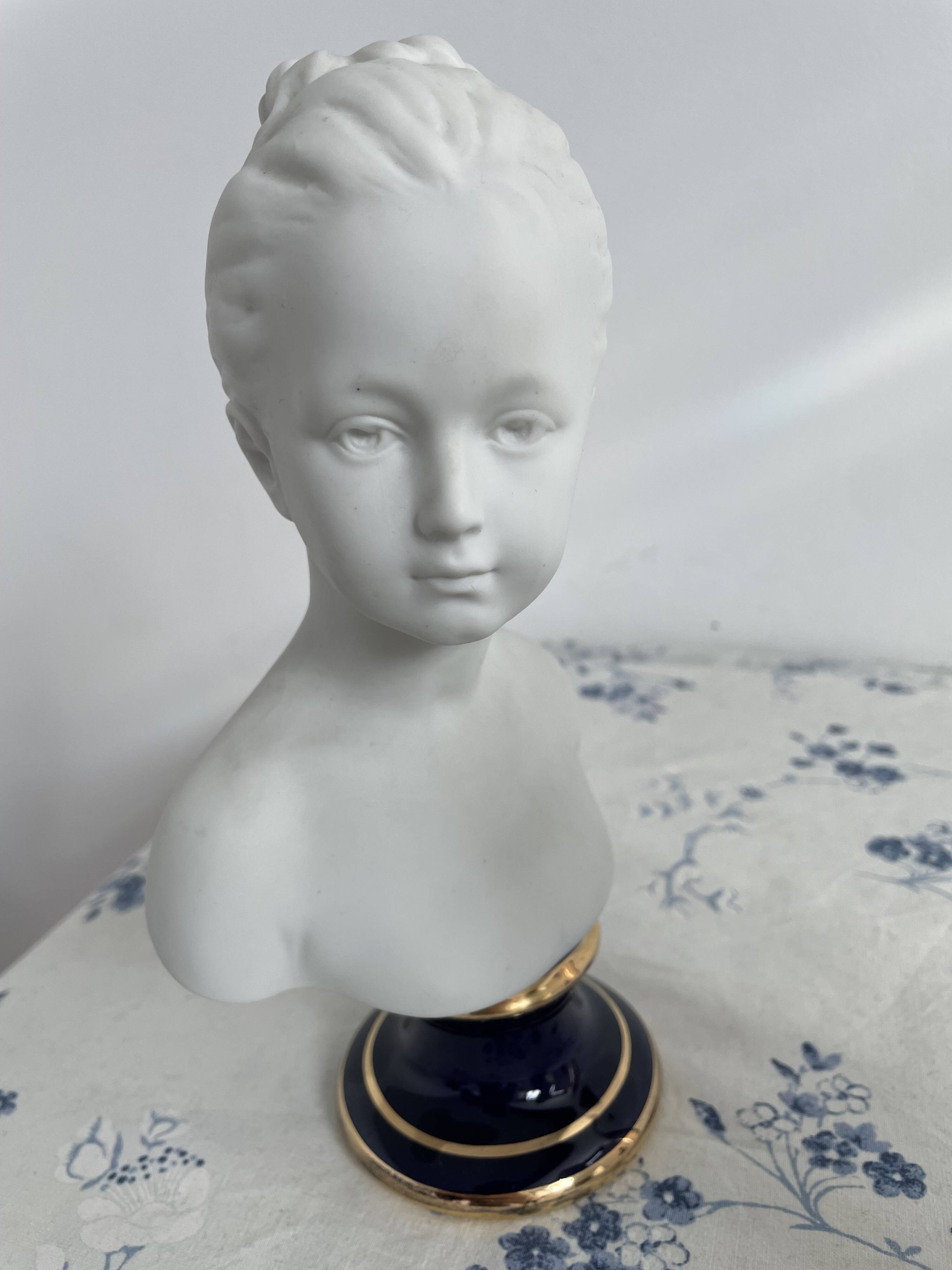 Pair of biscuit busts, Tharaud, Houdon, Louise and Alexandre Brongniart