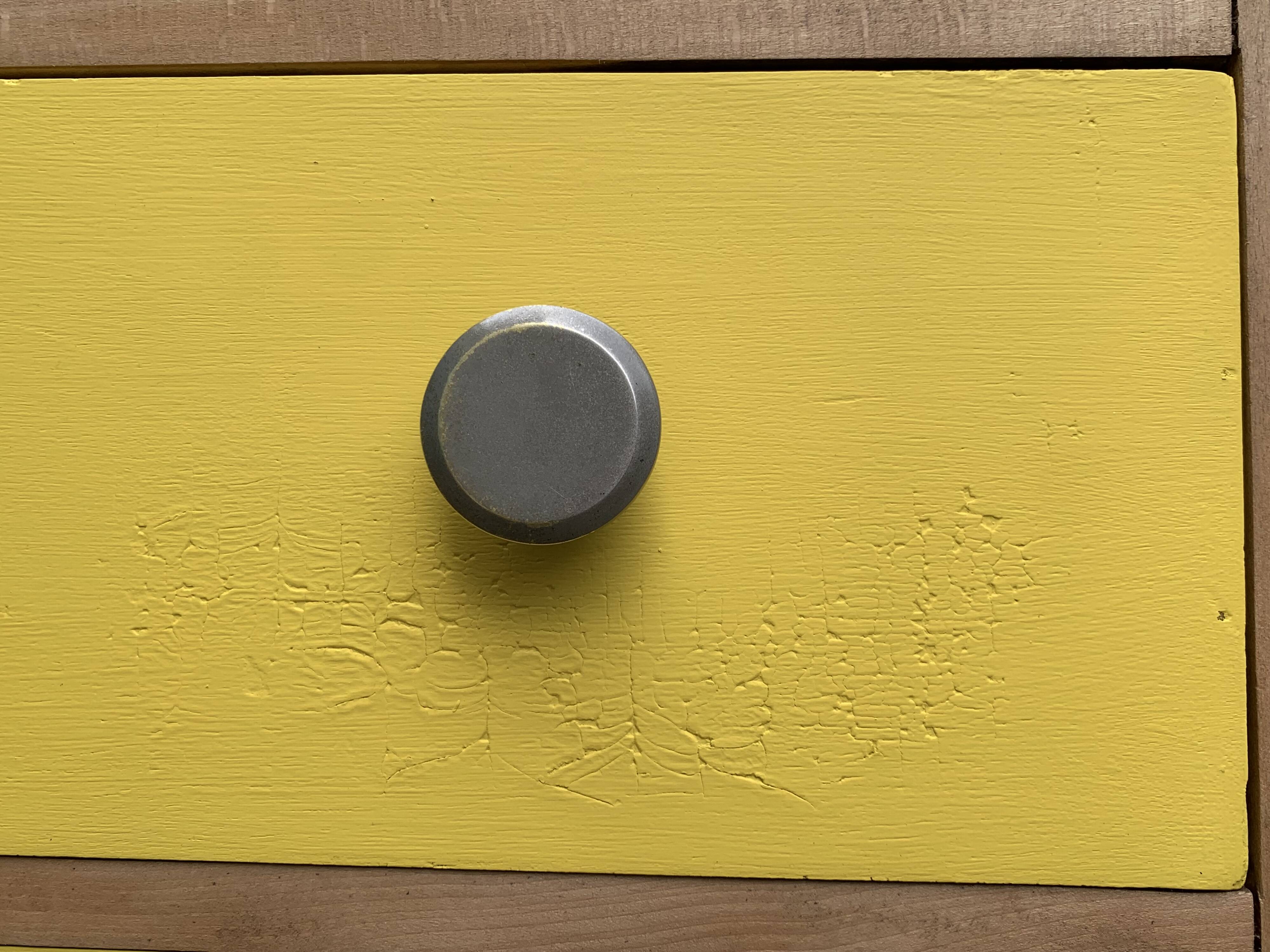 Commode art déco jaune poudré et bois brut