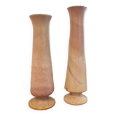 Paire de vases en pierre roses