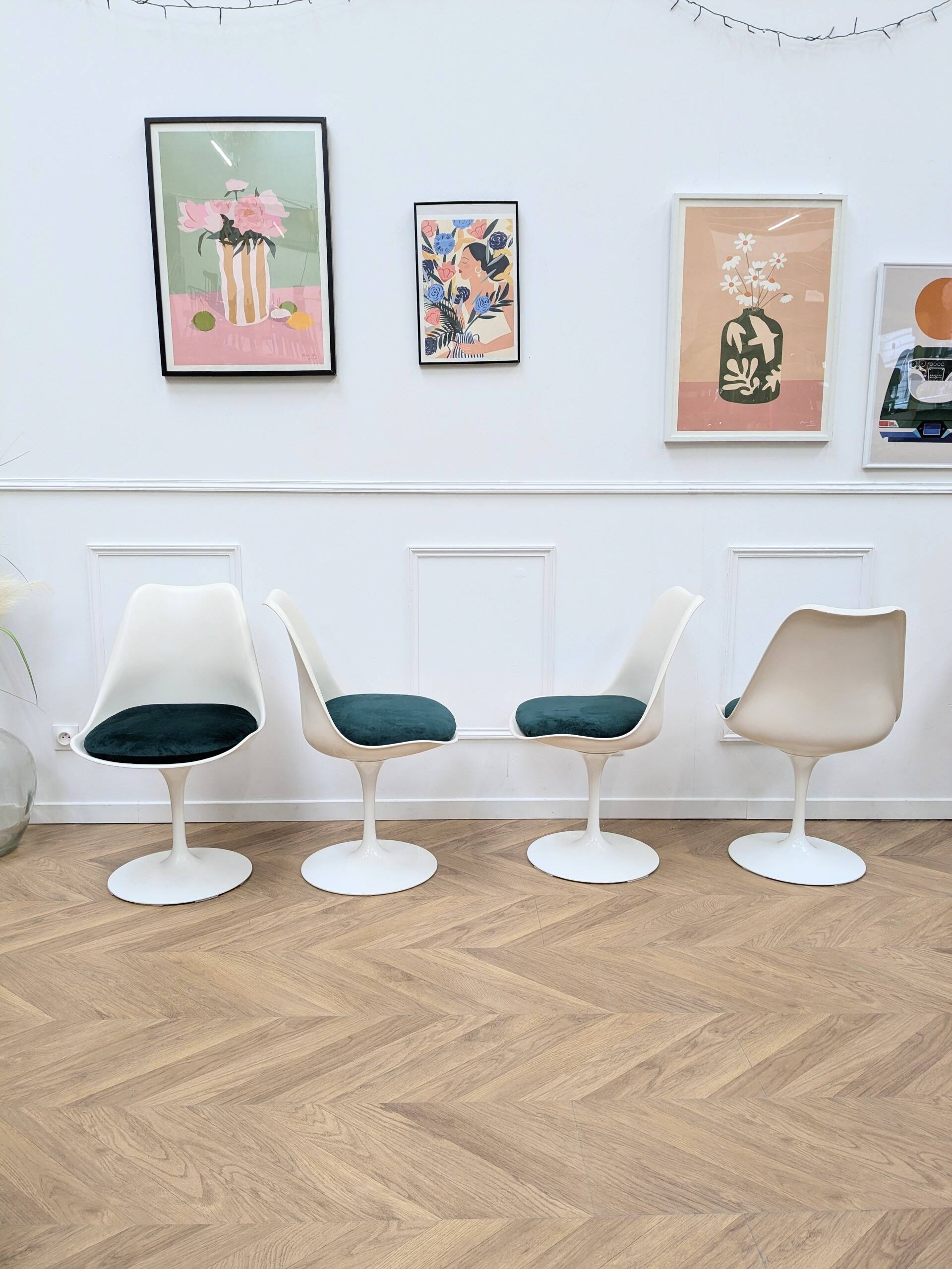 Tulip Chairs by Eero Saarinen