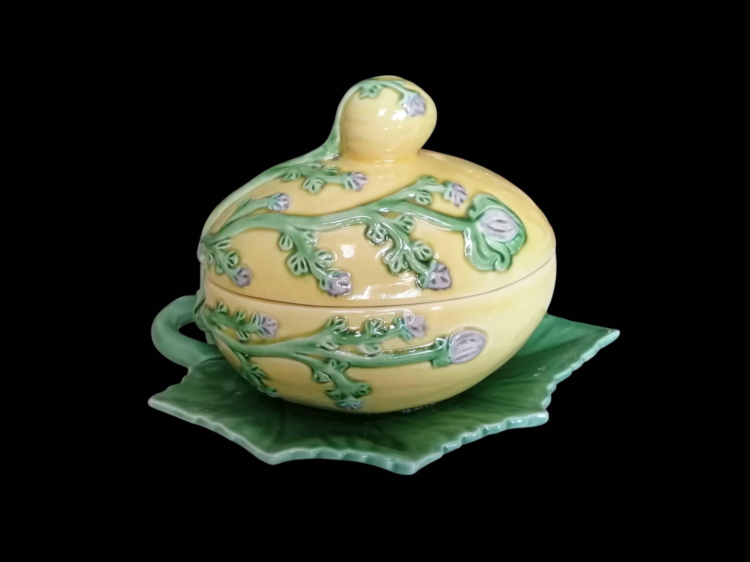Bordallo Pinheiro covered dish