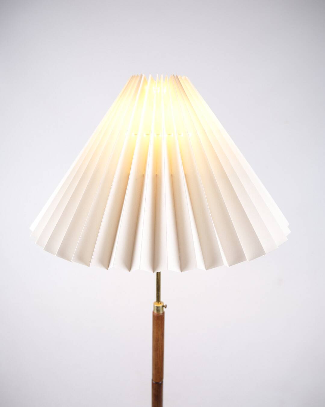 Lampadaire - Teck - Abat-jour plissé - Design danois - Années 1960