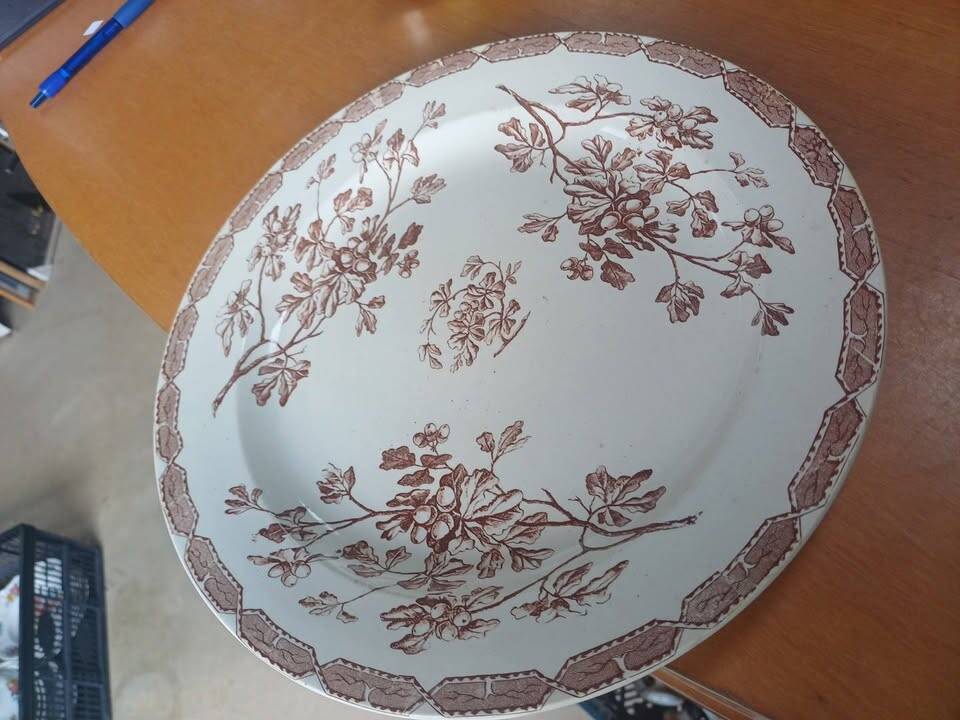 Large vintage round plate Lunéville K&G ironstone