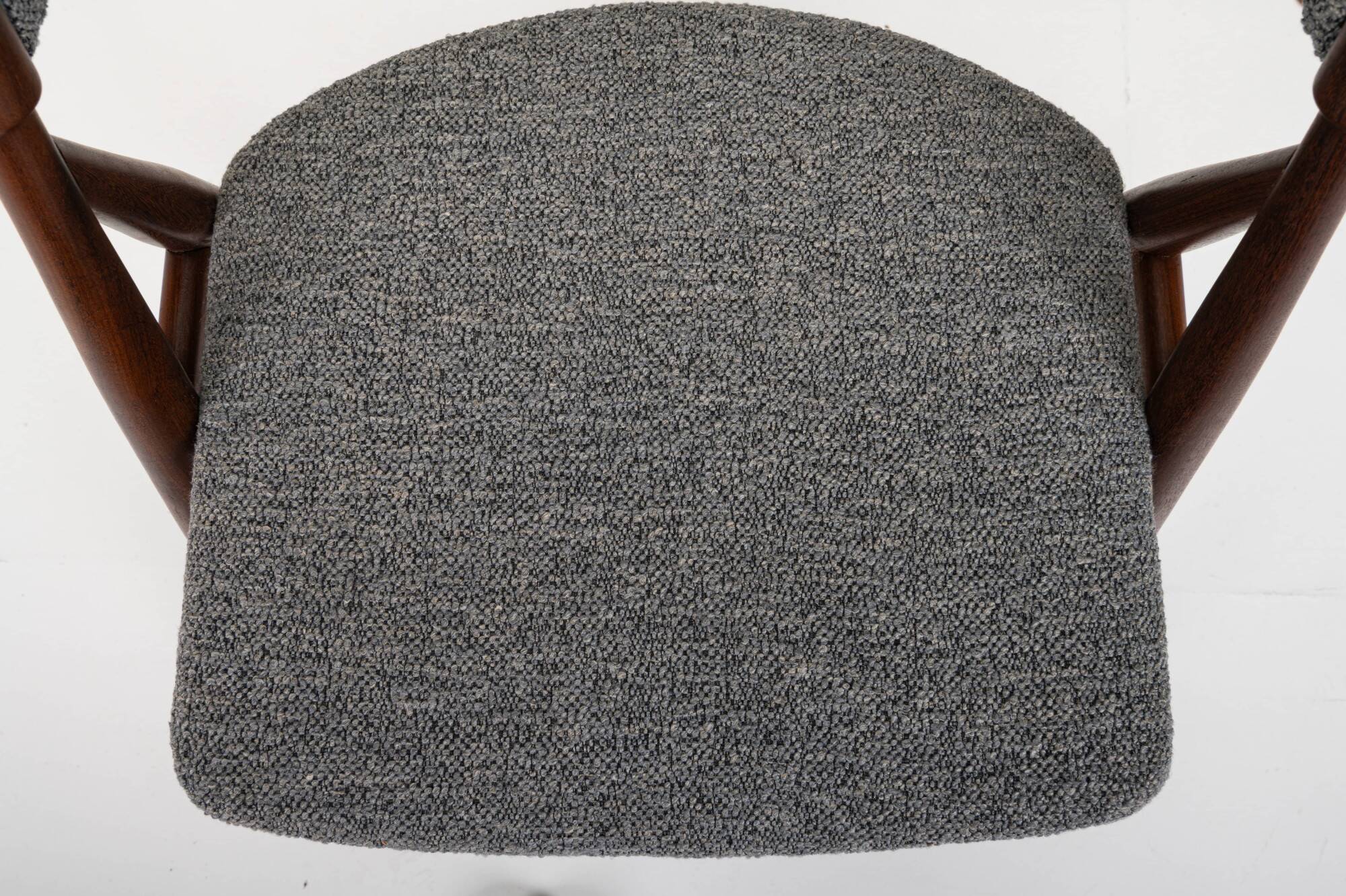 Set of 6 vintage dining chairs in grey bouclé