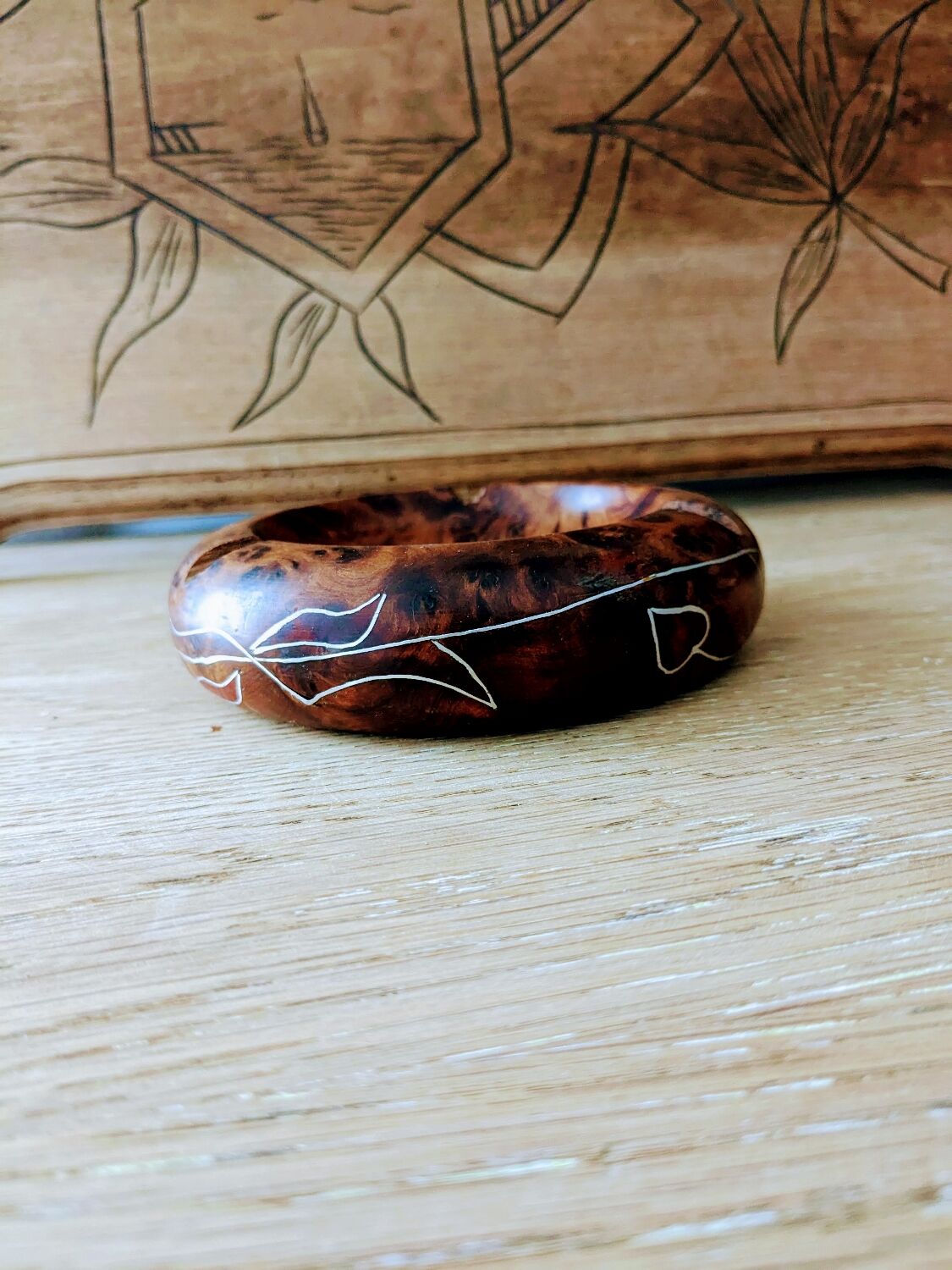 Artisanal ashtray in solid olive tree