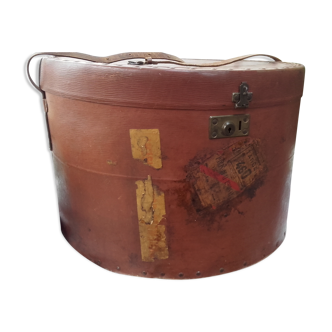 Large old fake leather hat box from the 30s