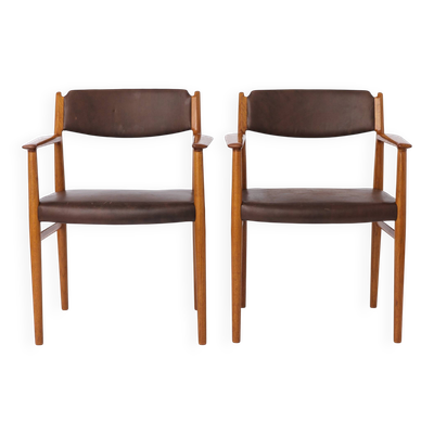 Paire de fauteuils Arne Vodder modèle 418, années 1960, en teck danois de style mid-century.