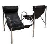 Pair of "Omega" armchairs, chrome-plated metal and leather, Habitat vintage 1980