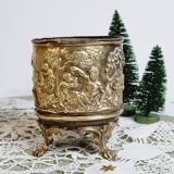 Brass pot repelled Bourdon