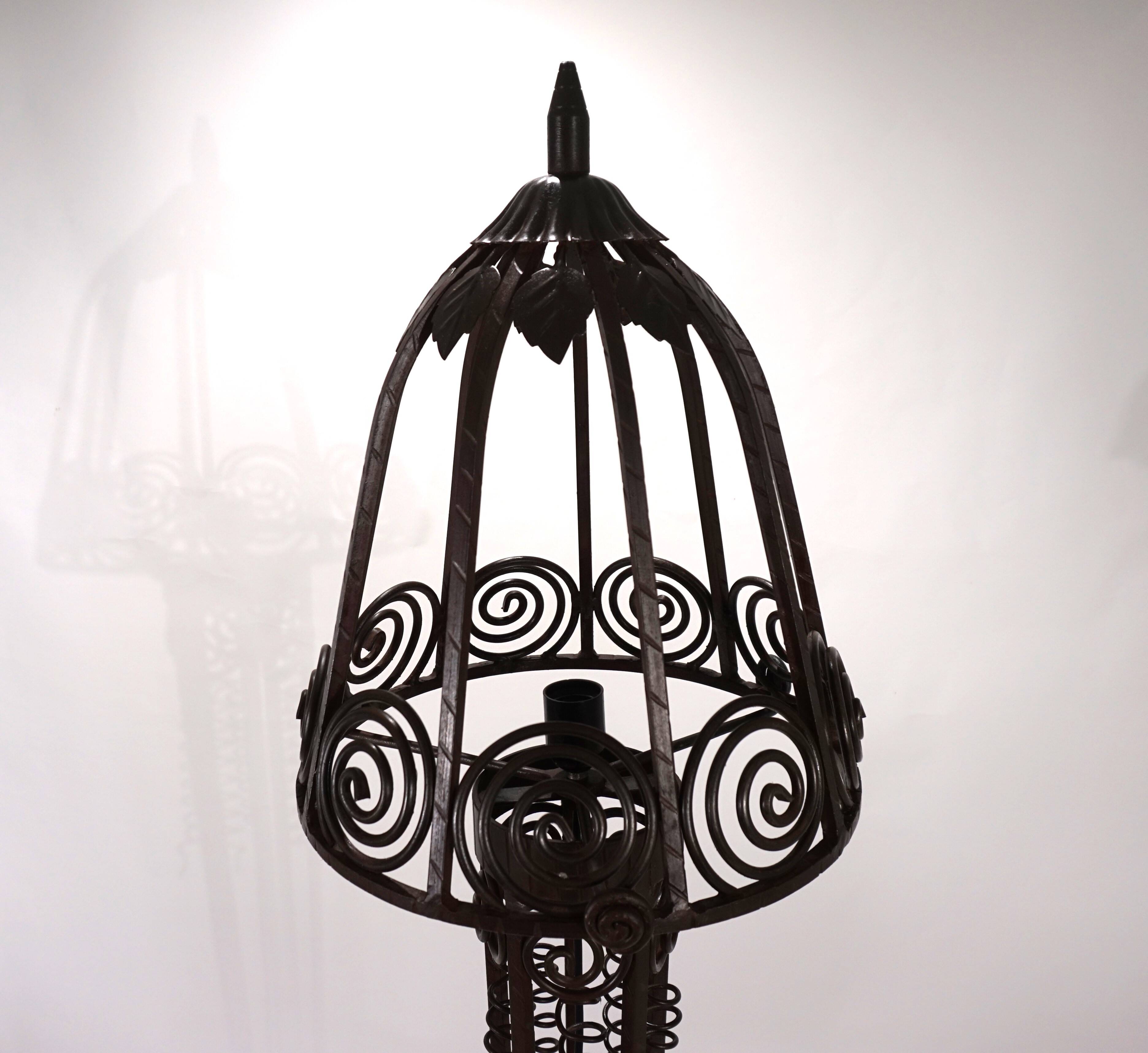 Lampadaire Art Nouveau en fer forgé, 1920