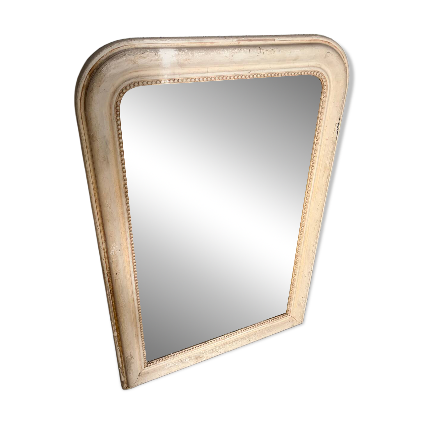 Rounded rectangular mirror