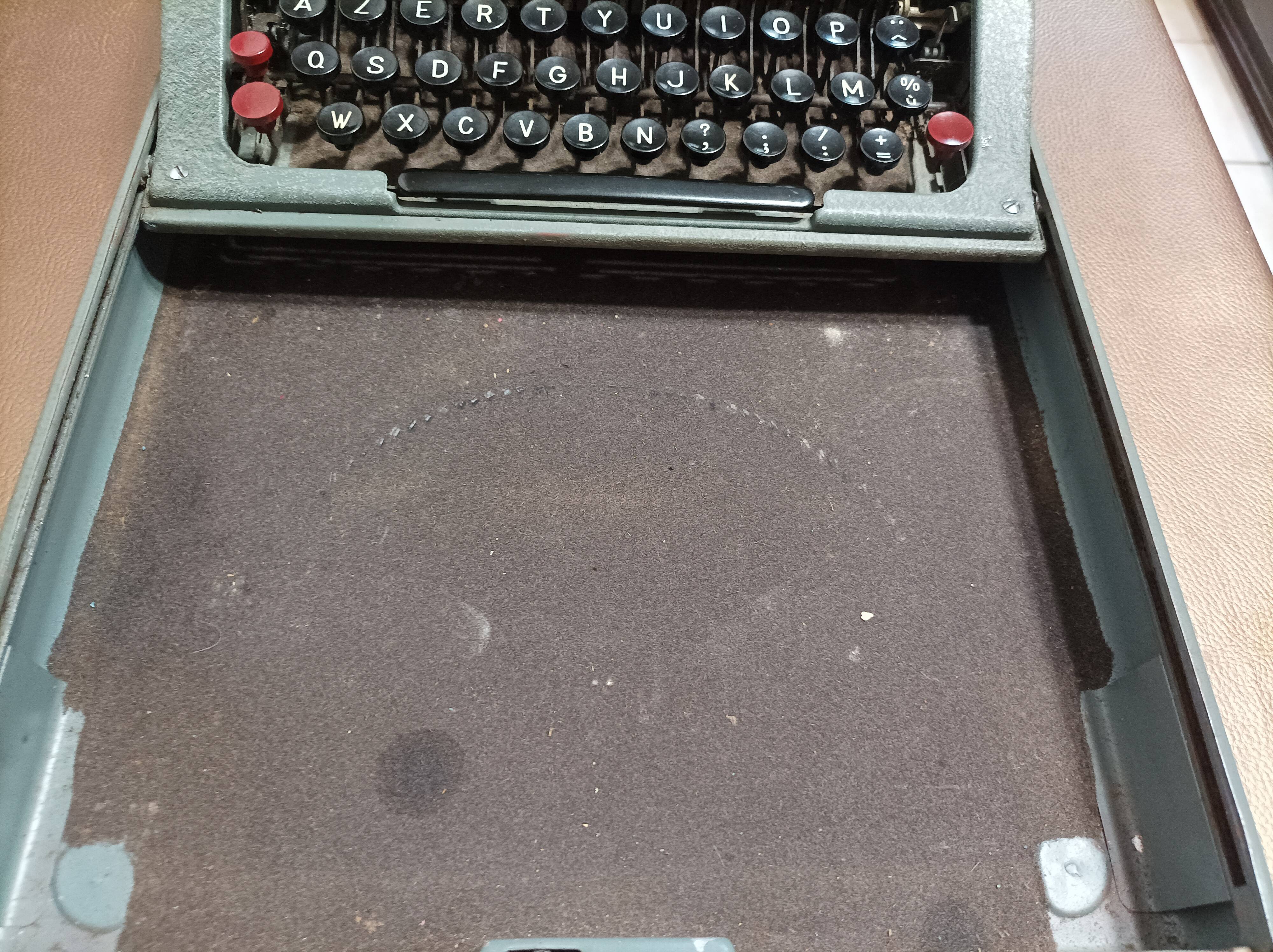Mj rooy portable typewriter - made in france 1950s