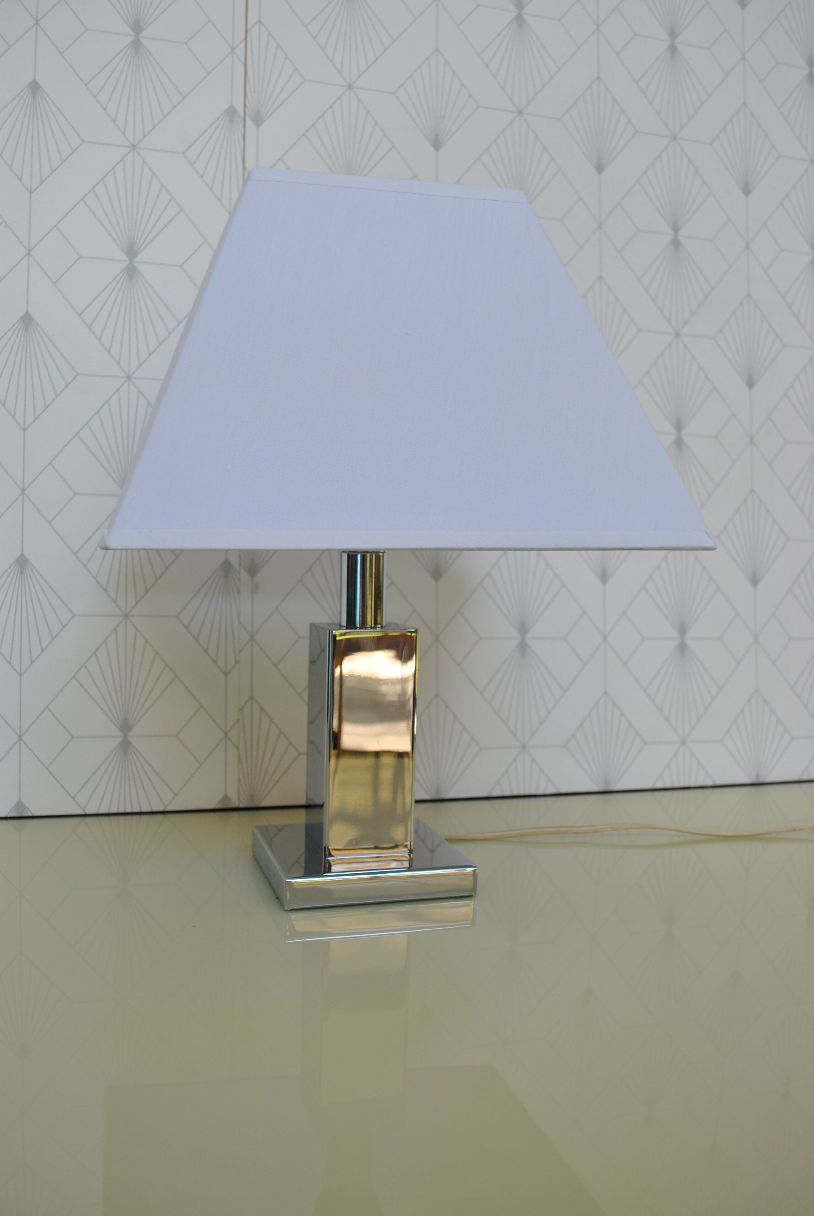 70-year-round chrome lamp
